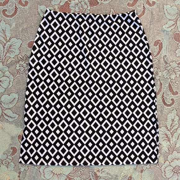 Dresses & Skirts - 90s/Y2K Optical Print Skirt